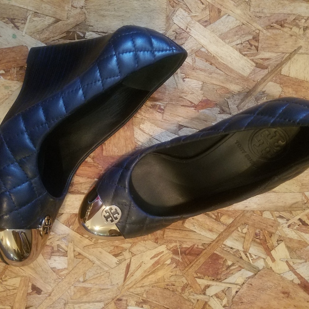 TORY Burch size 7 wedge